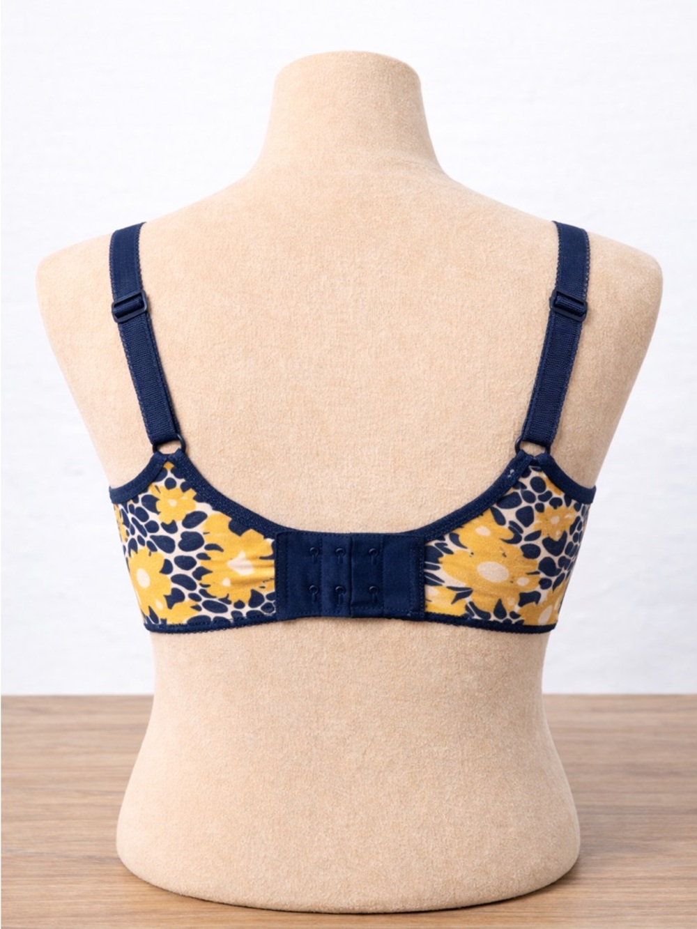 Wacoal 40D Floral Underwire Bra NWOT - Picture 5 of 6